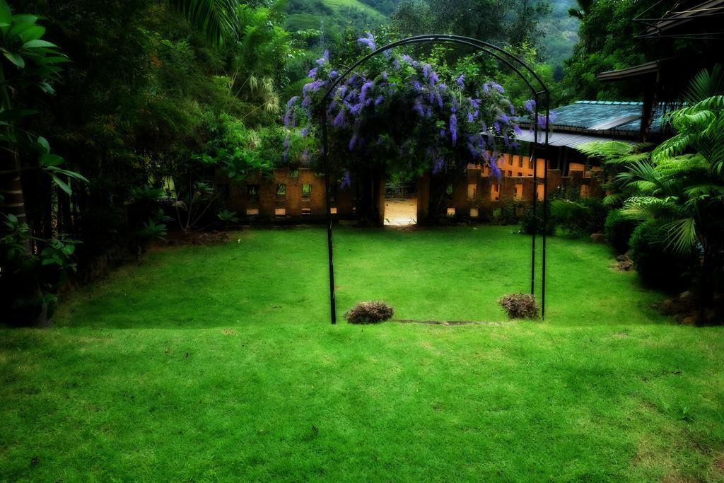 Sapphire Holiday Resort Ratnapura Zewnętrze zdjęcie
